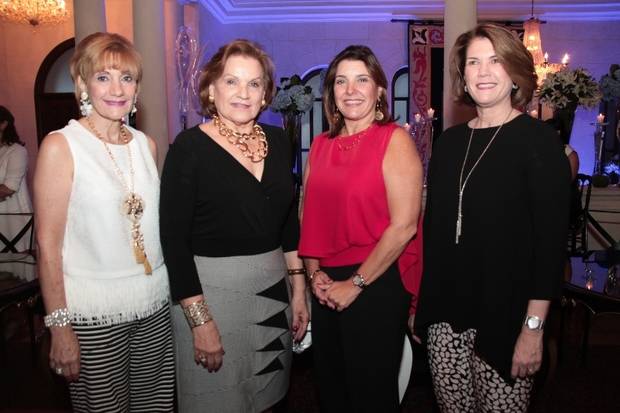 Susana Brugal Villanueva, Lourdes Gómez, Leila Heinsen de Harper y Rochy Pellerano.