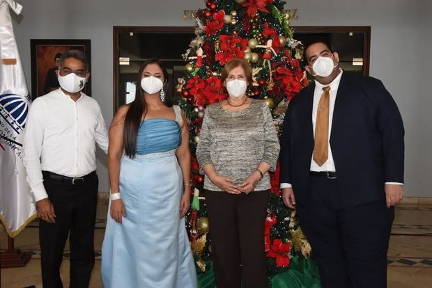 Giovanni Cruz, Paola González, Carmen Heredia y Emmanuel Vargas.