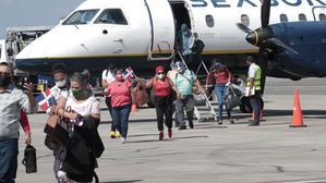 135 vuelos arribaron este fin de semana por los aeropuertos de Santiago y Punta Cana