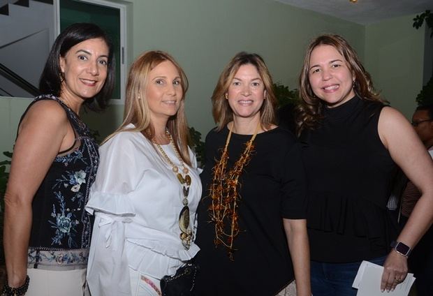 Gina de Gonzàlez, Ilonka Schiffino, Tamara de Cintron y Karina Franco.