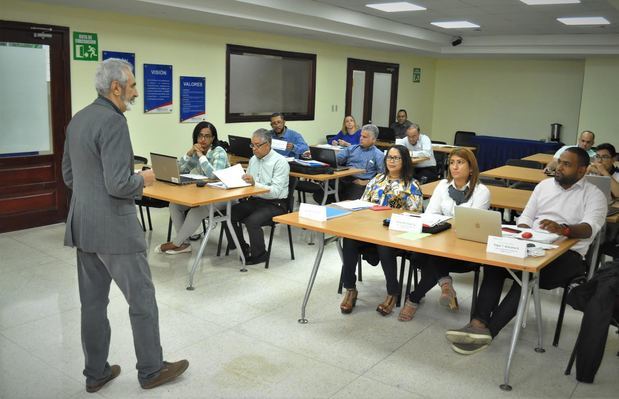 Proindustria ofrece taller “Elaboración de planes de negocios”.