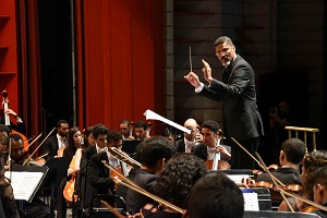 El maestro Alberto Rincón, en un momento de la presentación.