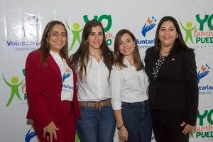Jacqueline Ortiz de Lizardo, presidenta del Voluntariado Banreservas; María Esperanza Haché, Marcelle Berrido, directoras de “Yo tambien puedo”; y Saida Fernández, directora general de Capital Humano de Banreservas.