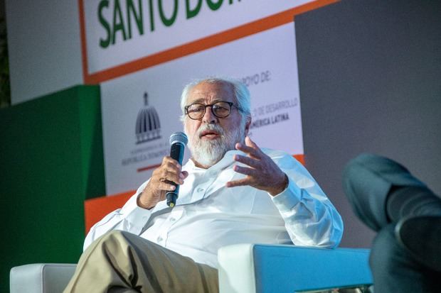 Rolando González Bunster, presidente y fundador de InterEnergy Group.