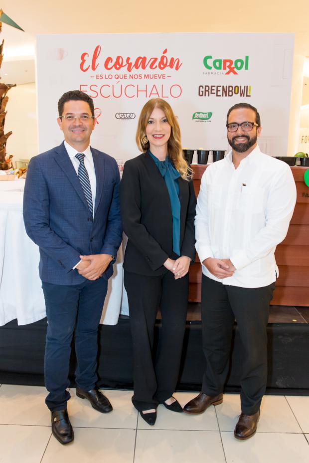 Richard Marine, María Teresa Ferreiro y Julio Rafael Curiel.