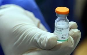 Camboya comienza su vacunación contra la covid-19 con las dosis de Sinopharm