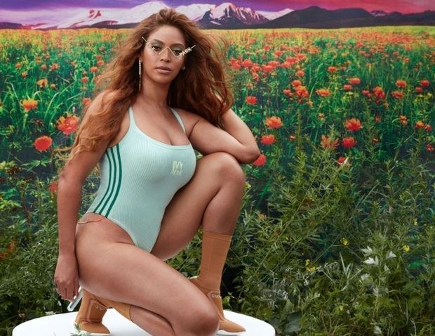 Adidas y Beyonce presentaron juntos prendas de baño, sudaderas, y pantalones, una moda muy actual y no solo exclusiva para hacer deporte.
