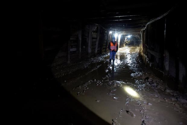 El sector de Minería e Hidrocarburos reportó una disminución de 42,29 % en abril por la nula producción de hierro y estaño, dado que el confinamiento empezó en Perú en la quincena de marzo último y sigue vigente hasta el 30 de junio. 