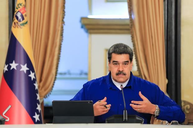 Fotografía del pasado 1 de junio cedida por la oficina de prensa del Palacio de Miraflores donde se observa al presidente de Venezuela, Nicolás Maduro, durante una alocución en el Palacio de Miraflores en Caracas, Venezuela.
