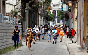 Cuba notifica más de 8.000 casos de covid-19 y 68 fallecidos en un dí­a