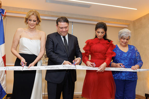 Rocío Regalado,  Eduardo Sanz Lovatón, Yamily López Souri y Agustina Méndez de Regalado.