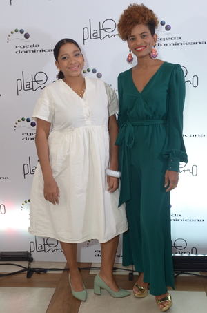 Solanyi Gómez y Karina Valdez.