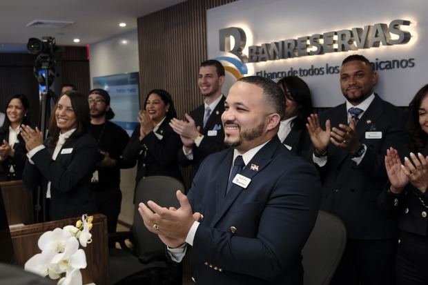 Parte del personal de la recién ampliada oficina de representación en New York.