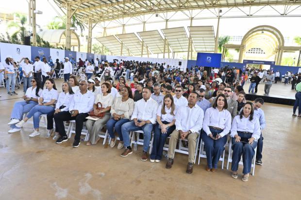 Banreservas bancariza a cientos de ciudadanos en San Juan de la Maguana
