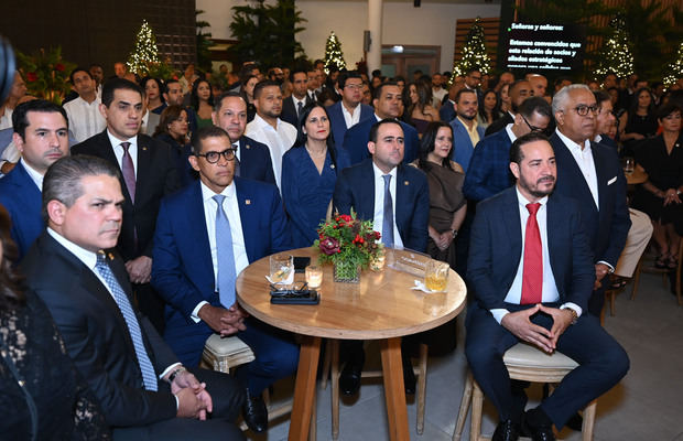 Parte de los asistentes al encuentro con clientes realizado por Banreservas, en Santiago.