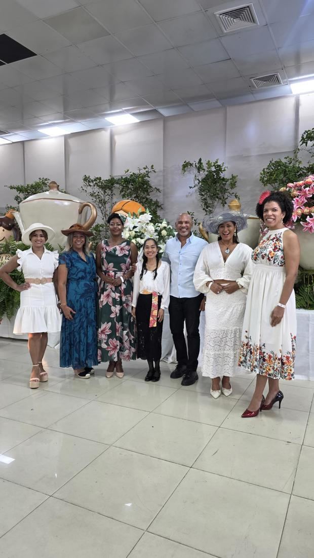 Carmen Bretón, Mayra De Peña, Yubelkys Mejía, María Mercedes, Salvador Batista, Yenny Polanco Lovera y Cristina Rosario/ Foto: Cortesía