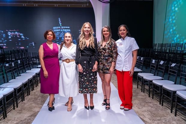 Damaris Consoró, Bárbara María, Marta Amengual, Estela Coiscou y Camila De La Rosa.