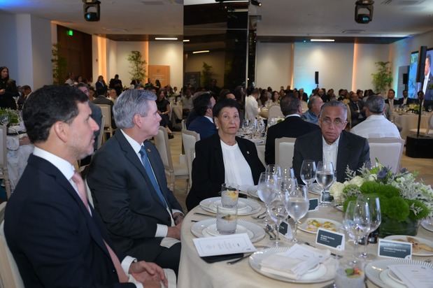 Miembros del Consejo de Directores de Banreservas durante el Desayuno Empresarial organizado por la entidad bancaria.