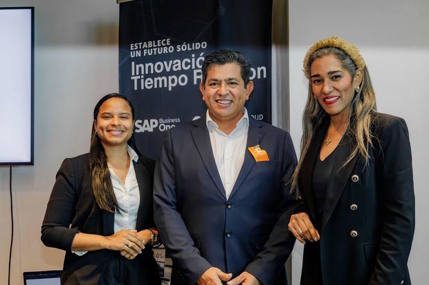 Lisbeth Luzón, Luis González y Rosa Arredondo.