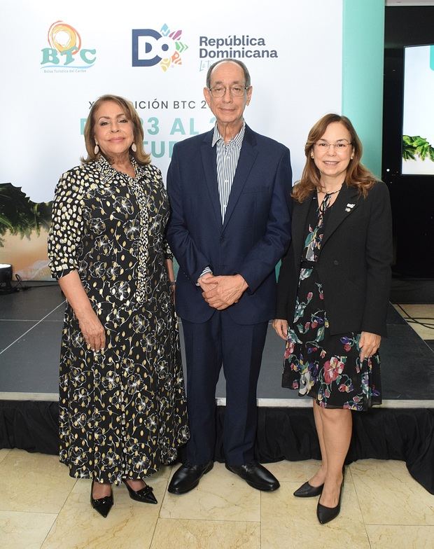 Luisa de Aquino, Luis Felipe Aquino y Fabeth Martínez.
