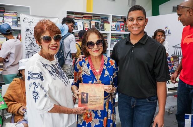 Margarita Montas, Maria Cristina de Farías y Kenneth Familia.