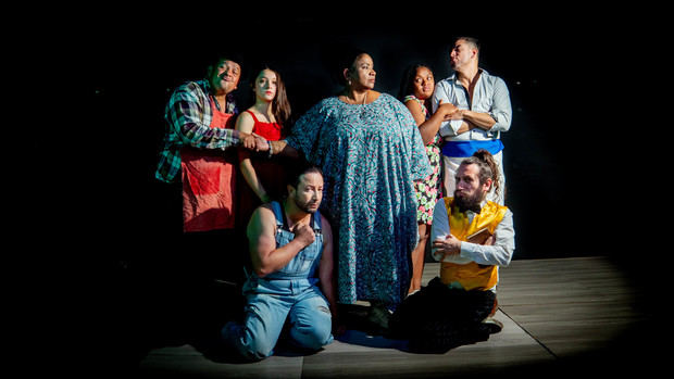 Esta edición estará dedicada a la interculturalidad, explorando desde distintas nacionalidades y perspectivas el arte teatral y su capacidad de unir comunidades.