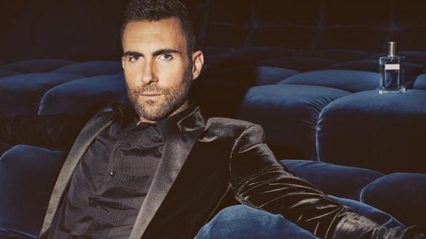 Adam Levine es la imagen de la fragancia.