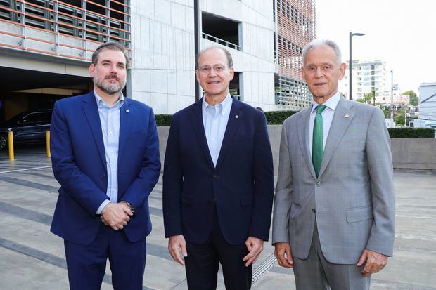 Carlos Martínez López, Carlos Guillermo León y José Luis Alonso.