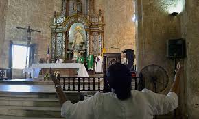 Devoción en la Iglesia de las Mercedes.