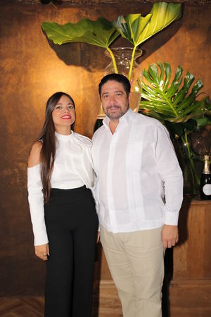 Michelle Menéndez y Rafael Cabrera.