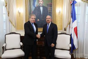Presidente Danilo Medina recibe visita del secretario general OEA, Luis Almagro