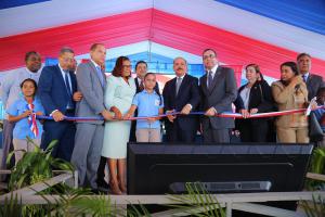 Presidente deja inaugurados cuatro centros educativos en La Vega