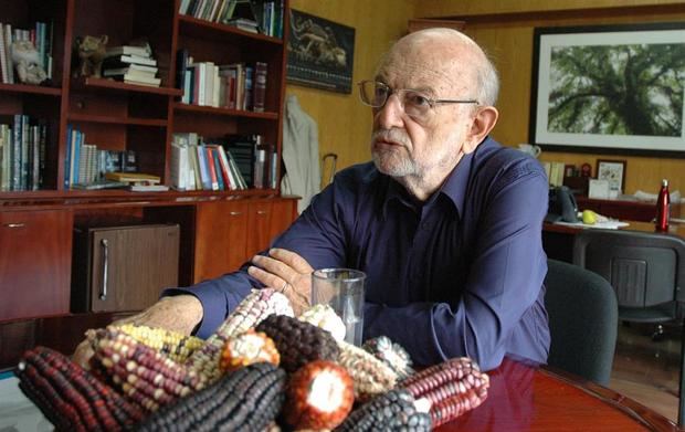 Fotografía del 4 de agosto de 2017, del biólogo mexicano José Sarukhán, coordinador la Comisión Nacional para el Conocimiento y Uso de la Biodiversidad (Conabio), durante una entrevista con Efe en Ciudad de México (México). 