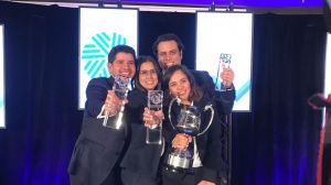 Equipo Barna Management School ganador mundial de competencia del CFA Research Institute 2017