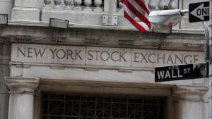 Tecnológicas y bancos encabezaban apertura en Wall Street