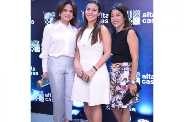 Lourdes Bisono, Ana Bobadilla y Ana bermúdez de Lama.