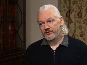Baltasar Garzón exige a Reino Unido revelar qué cargos tiene contra Assange