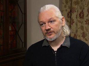 Baltasar Garzón exige a Reino Unido revelar qué cargos tiene contra Assange
