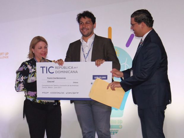 El Programa CREE del Banco de Reservas premió con US$5,000 al emprendedor Jason Grullón, en la 12.ª Edición de la Competencia de Talento e Innovación de TIC Américas.