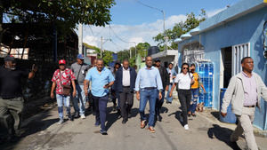 Ministro de la Presidencia realiza levantamiento de daños ocasionados por fuerte lluvias en Santo Domingo Oeste