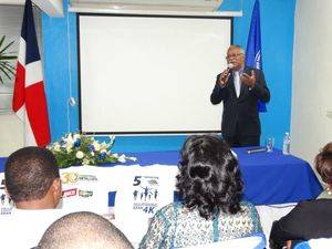 Ernesto Reyna durante su exposición.