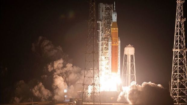 La misión Artemis de la NASA despega con éxito hacia la Luna.