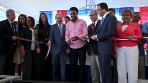 Medina inaugura centros educativos en Manoguayabo y Las Caobas