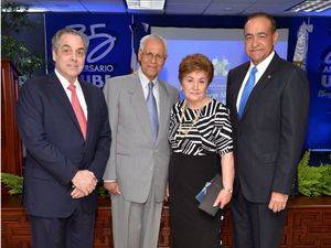 UNIBE reconoce la labor del Dr. Irving Franco, destacado m&#233;dico dominicano en Cleveland Clinic