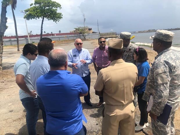 El puente flotante colocado sobre las aguas del río Ozama y que enlaza el Distrito Nacional con Santo Domingo Este permanecerá cerrado este sábado.