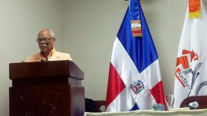  Historiador vegano Rafael Hernández ofreció la conferencia en el AGN