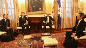 Director de América Latina de Relaciones Exteriores del Japón visita a Danilo Medina