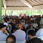 Visita sorpresa del presidente Danilo Medina a productores agrupados en la Cooperativa Agropecuaria y de Servicios Múltiples Fundación en Progreso, y de la Asociación de Productores Agropecuarios del Yaque del Sur, ambas en Barahona.