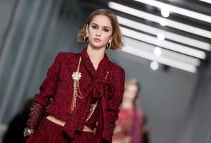 Chanel homenajea el talento de sus artesanos desde su nueva sede