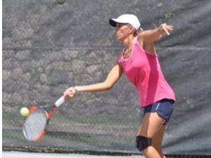 Claudine García triunfa en torneo de tenis 